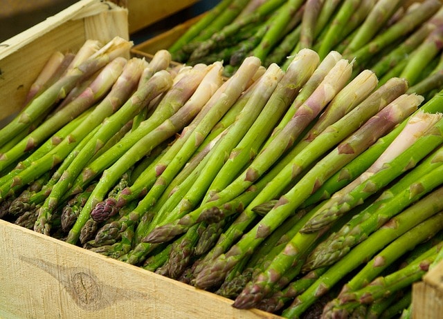 how to store asparagus - counter